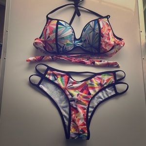 Geometric Pattern Bikini: Top + Bottom Set